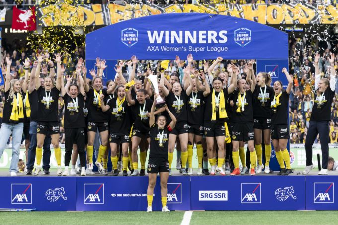 Die YB-Frauen feiern den Meistertitel 2025. YB