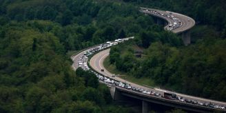 Auffahrt - Dann musst du losfahren, um nicht in den Stau zu kommen Auffahrt - Dann musst du losfahren, um nicht in den Stau zu kommen