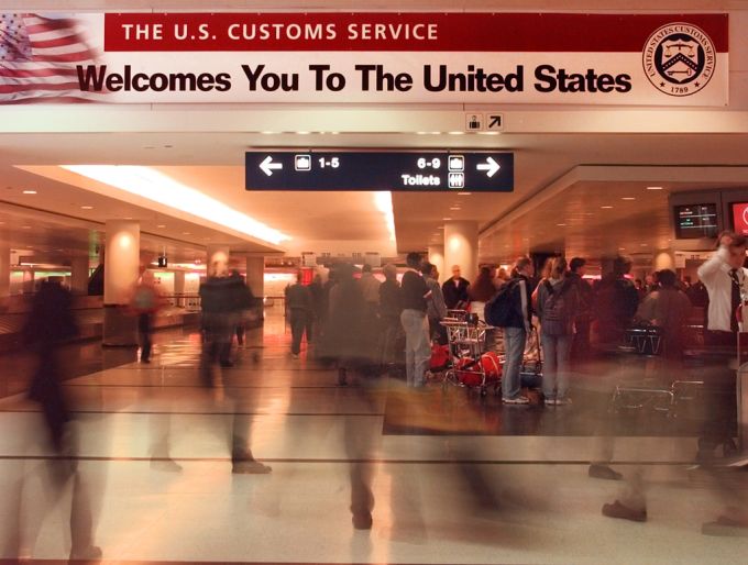 Eine Einreise in die USA wird immer mehr Menschen aus westlichen Ländern erschwert. einreise usa