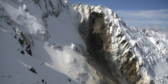 Gefährlich - Wandern Bergler wegen Felsstürzen bald ins Flachland ab? Gefährlich - Wandern Bergler wegen Felsstürzen bald ins Flachland ab?