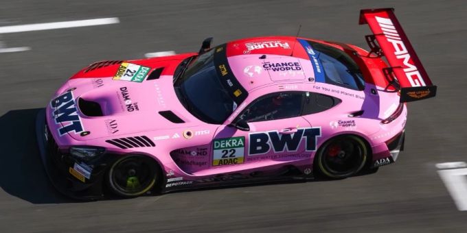 Luca Auer gewinnt das erste Rennen in der DTM. DTM