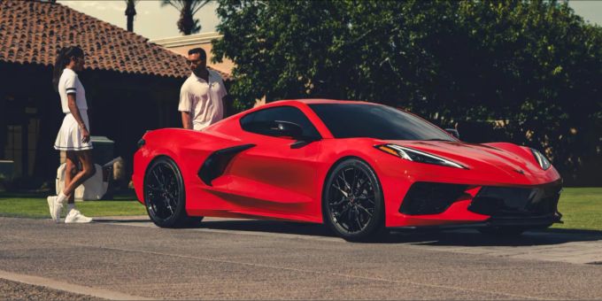 Die Corvette Stingray ist die amerikanische Antwort auf Ferrari und Lamborghini. Corvette Stingray