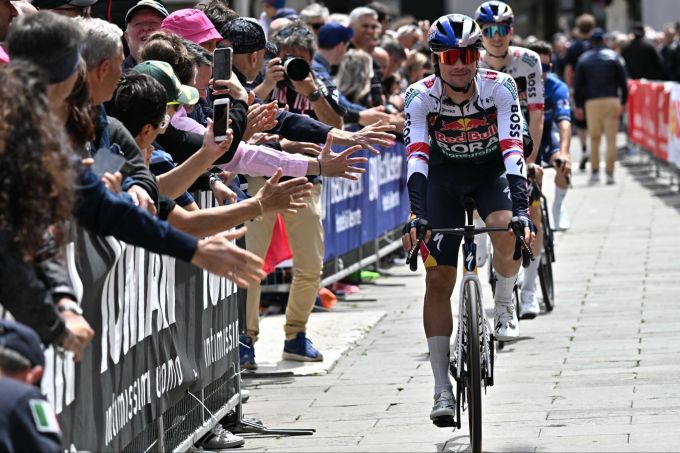 Primoz Roglic gerät am Giro d'Italia immer mehr unter Druck. Giro d'Italia