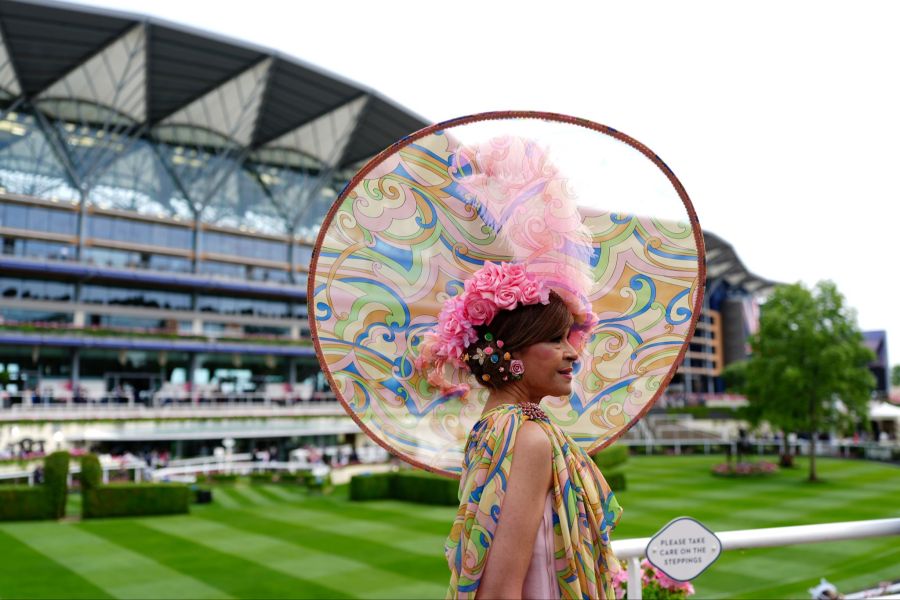Die Briten brezeln sich für Ascot auf.
