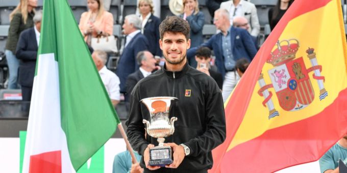 Carlos Alcaraz verhindert einen italienischen Heimsieg beim Masters-Turnier in Rom. Carlos Alcaraz
