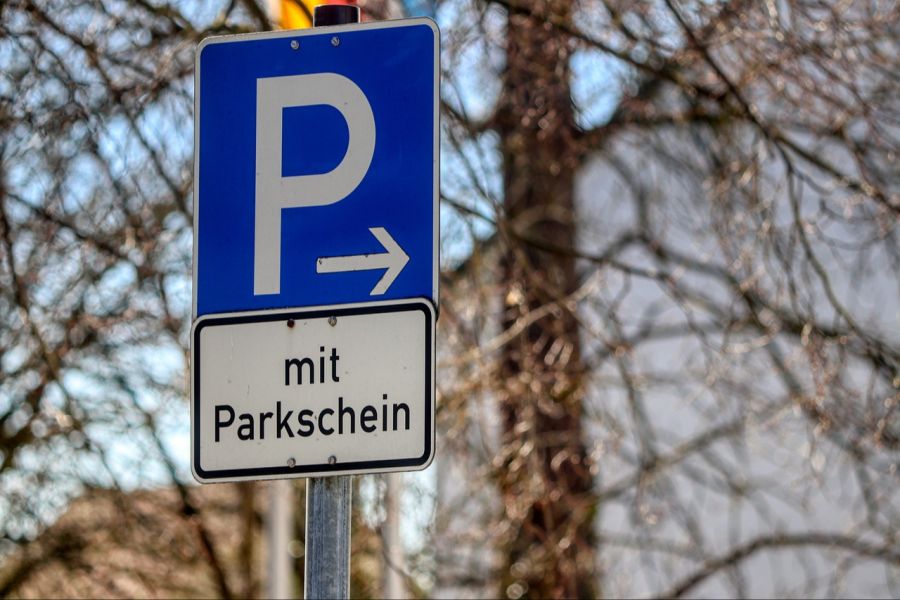 Unzählige Autofahrer, deren Parkschein abgelaufen war, dürften eine Busse erhalten haben. (Symbolbild)