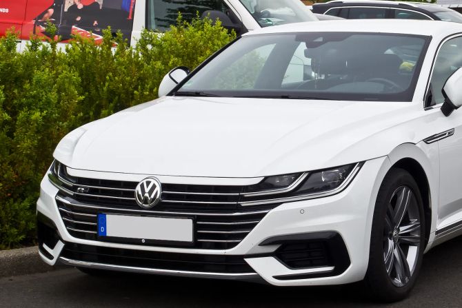 VW Ayrton R-Line
