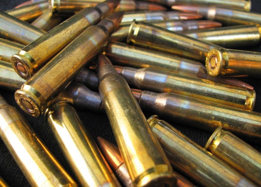 In der Sonntagsmesse des bekannten italienischen Anti-Mafia-Pfarrers Maurizio Patriciello hat ein Mann diesem eine in ein Taschentuch gehüllte Pistolenkugel überreicht. (Symbolbild)