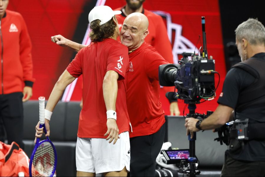 Auch der Australier Alex de Minaur punktete verlässlich fürs Team von Andre Agassi.
