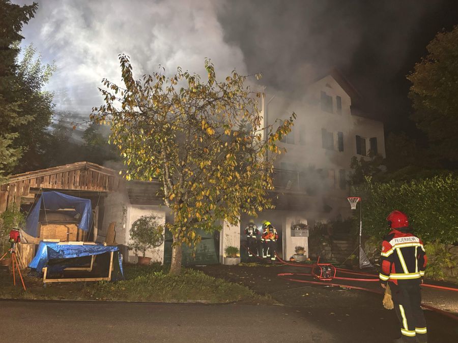 Beim Brand entstand grosser Sachschaden.