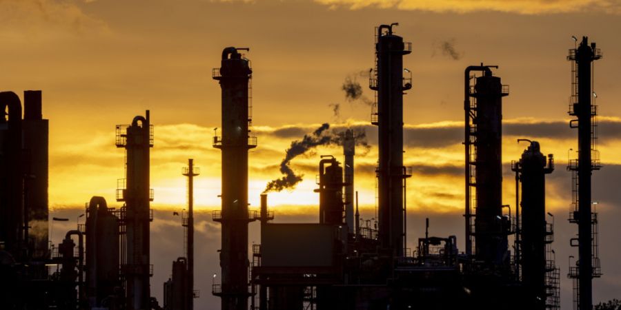 Die deutsche Wirtschaft kommt nur langsam in Schwung: Die Bundesbank sieht erst ab 2027 einen spürbaren Konjunkturaufschwung. Die Inflation hält sich der Prognose zufolge hartnäckige...