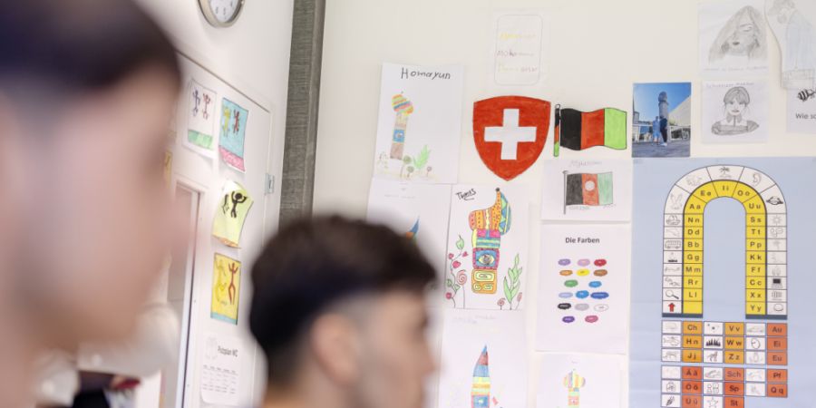 Mit der Annahme eines Vorstosses für eine neue Asylstrategie verstärkt das Parlament den Druck auf den Asylbereich. (Archivbild)