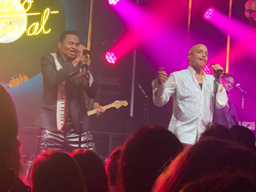 Jackie Jackson (links) und Marlon Jackson (rechts) zeigten in Luzern eine energiegeladene Show.