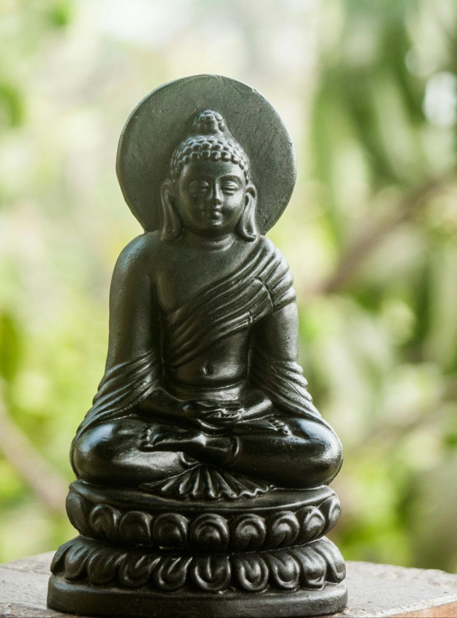 Sie frage sich, ob sie gleich beunruhigt gewesen wäre, wenn der Fahrer eine Buddha-Figur geküsst hätte, sagt der Uber-Gast.