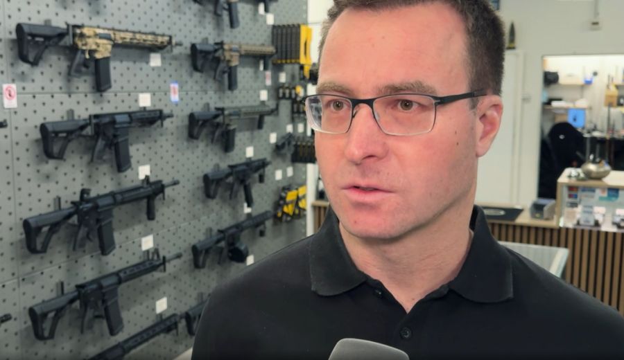 Simon Meier beobachtet eine kontinuierlich steigende Nachfrage nach Waffen.