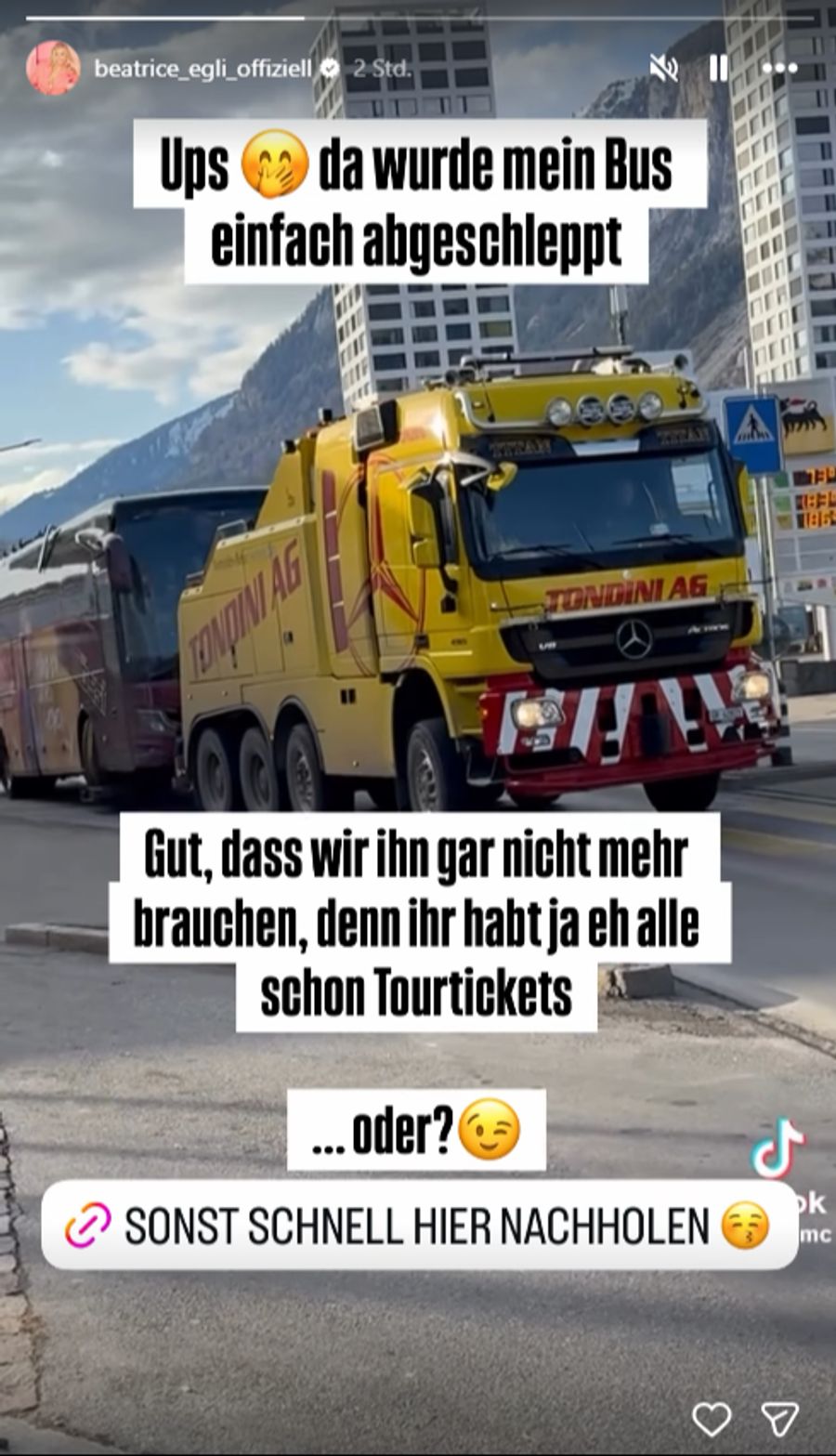 Warum der Tourbus von Beatrice Egli abgeschleppt wurde, ist nicht bekannt.