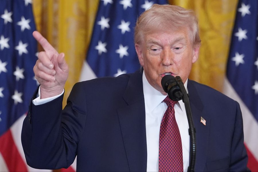 Der Republikaner beteuert weiterhin, nichts von den Taten des mittlerweile verstorbenen Sexualstraftäters Jeffrey Epstein Bescheid gewusst zu haben.