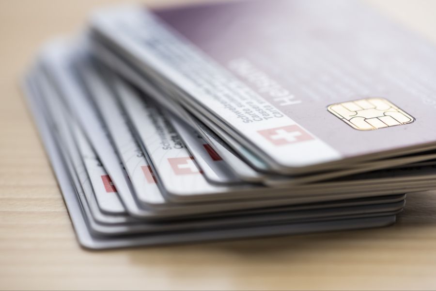 Bei allen Altersgruppen hätten bei einem Wechsel im vergangenen Herbst durchschnittlich 426 Franken pro Person gespart werden können. (Symbolbild)