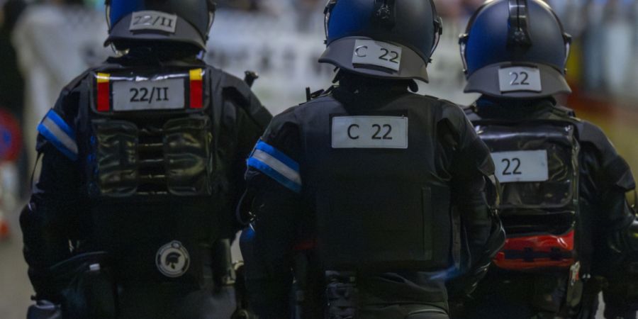 Basler Kantonsangestellte sollen mehr Lohn erhalten. Bei der Form und Höhe fiel das Resultat im Parlament knapp aus. (Archivbild)