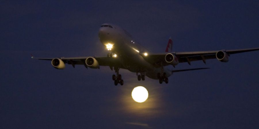 Der Bundesrat will die Betriebszeiten des Flughafens Zürich ins Luftfahrtgesetz schreiben. Eine Minderheit der zuständigen Nationalratskommission fürchtet, dass damit der Lärmschutz...