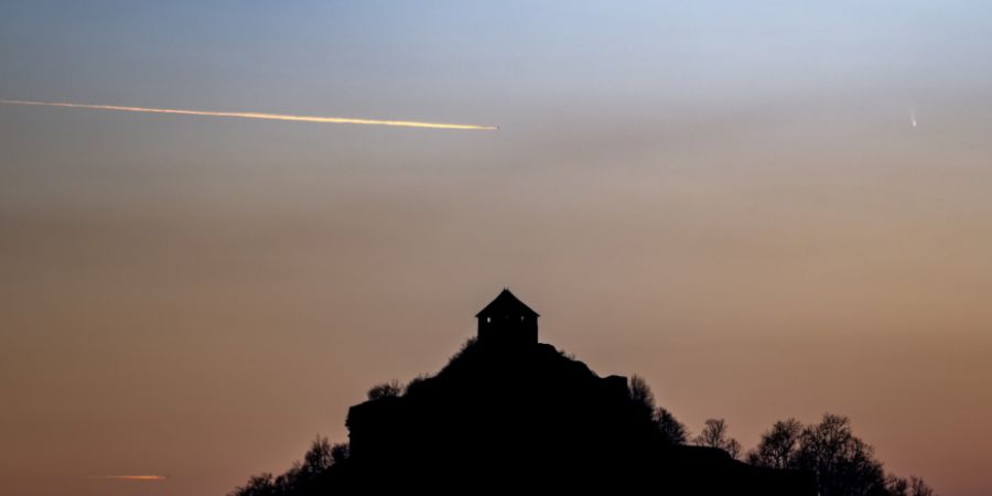 Ein Asteroid ist ein Gesteinsbrocken, der durchs All zieht. (Archivbild)