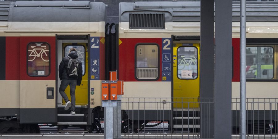 Grund für die Ausfälle seien technische Probleme und Wartefristen für Ersatzteile. (Symbolbild)