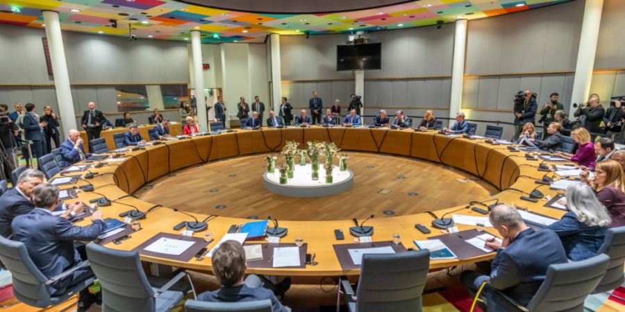 Die Staats- und Regierungschefs kommen zum EU-Sondergipfel in Brüssel zusammen. Foto: Michael Kappeler/dpa