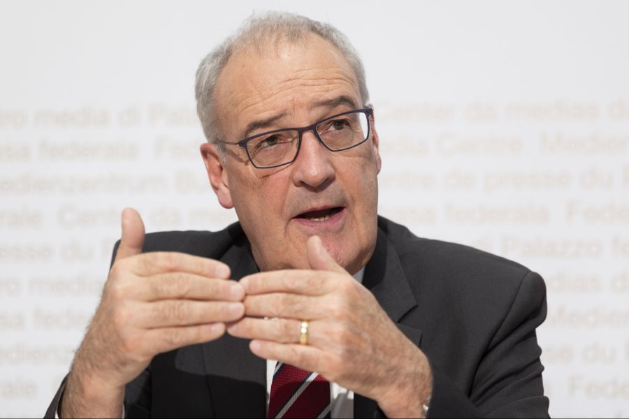 Auch Bundespräsident Guy Parmelin ist bei der Debatte anwesend.