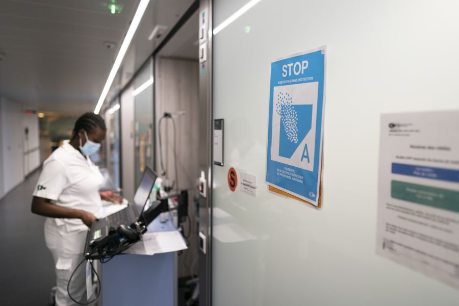 In den Branchen gibt es Unterschiede. Die Zahl von Präsentismus-Fällen in den Bereichen Gesundheitswesen, Erziehung und Unterricht sind höher als in anderen.
