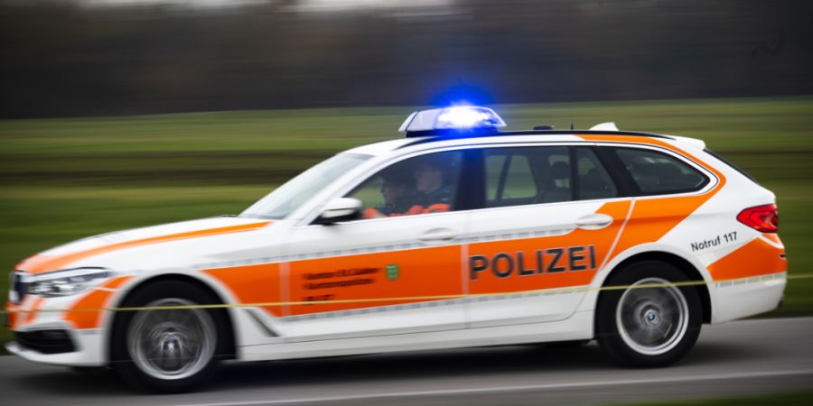 Die St. Galler Kantonspolizei sucht bisher vergebens nach Autodieben, die einen entwendeten Audi stehen gelassen hatten. (Archivbild)