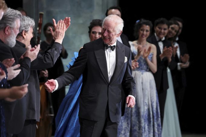 King Charles Mitte des Monats bei einem Event in der Londoner Oper. King Charles