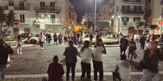 Stärke 4,4 - Erdbeben bei Neapel versetzt Menschen in Panik