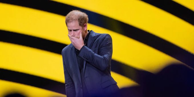 Prinz Harry kann es wohl niemandem recht machen. prinz harry