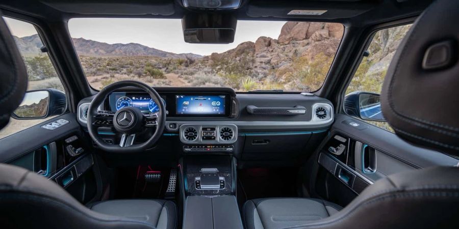 Luxus pur im Innenraum: intuitive Bedienung durch modernste Displays im neuen Mercedes G 580 EQ.