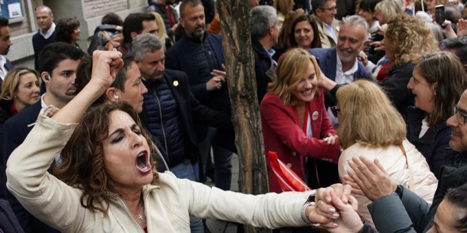 Rückhalt für Sánchez - Tausende demonstrieren für spanischen Premier