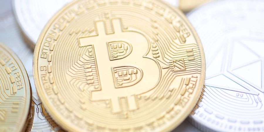 Der Bitcoin hat erneut an Wert verloren - in seinem Schatten gab auh die zweitgrösste Kryptowährung Ether nach.