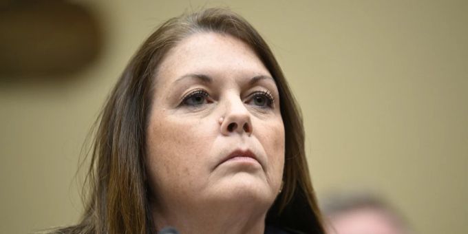 Die Direktorin des US-Geheimdienstes Kimberly Cheatle sagt zum versuchten Attentat auf den ehemaligen Präsidenten Donald Trump, während einer Wahlkampfveranstaltung in Pennsylvania, aus. attentat donald trump