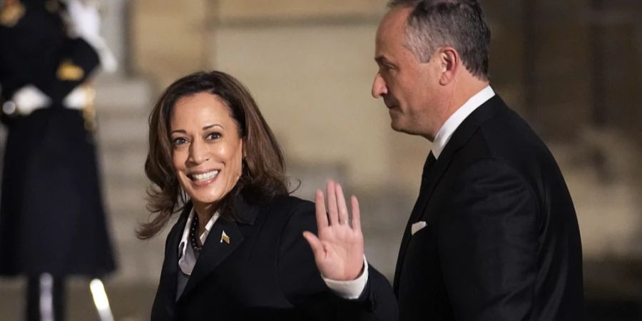 Kamala Harris zusammen mit ihrem Mann Douglas Emhoff.