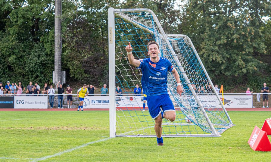 Zubaku (FC MG) bejubelt seinen Führungstreffer.