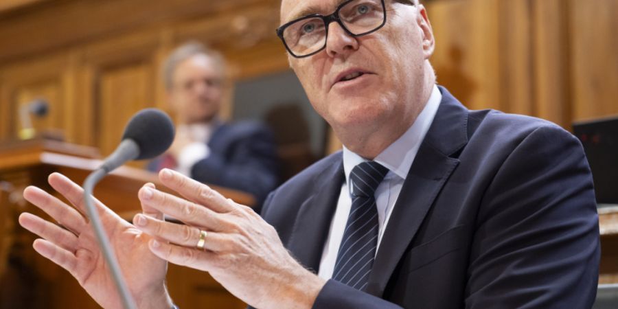 Verteidigungsminister Martin Pfister erhielt vom Ständerat Rückendeckung bei den gesetzten Prioritäten für die Aufrüstung der Schweizer Armee.