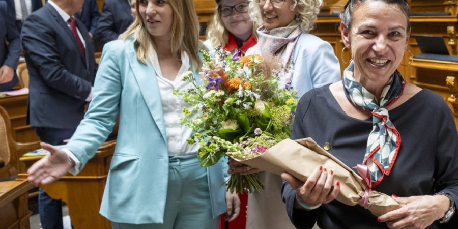 GLP-Fraktionschefin Corina Gredig (links) mit den neuen Ratskolleginnen Barbara Portmann (GLP/AG) (in der Mitte) und Andrea de Meuron (Grüne/BE) (rechts).
