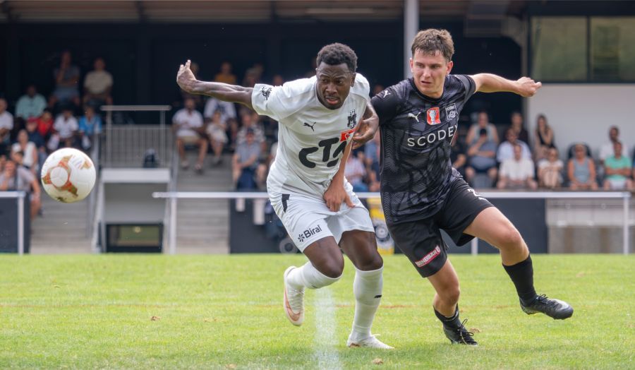 Mzee (Münsingen, links) gegen Jozipovic (Köniz).