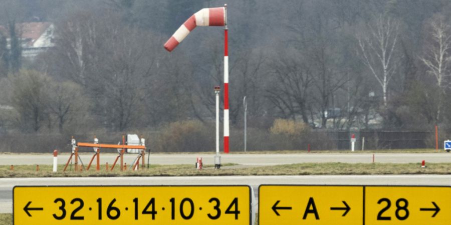 Vier Landkreise aus Süddeutschland wehren sich gegen die geplanten Pistenverlängerungen. Sie befürchten zusätzlichen Fluglärm. (Archivbild)