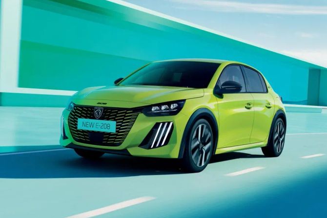 Peugeot E-208