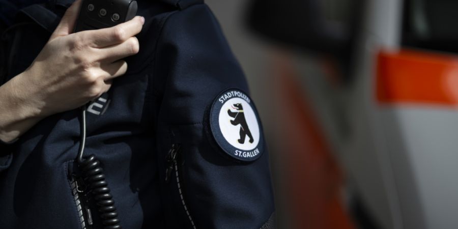 Die Stadtpolizei St. Gallen erhielt von einem Mann Drohungen gegen Mitarbeitende der Sozialen Dienste.