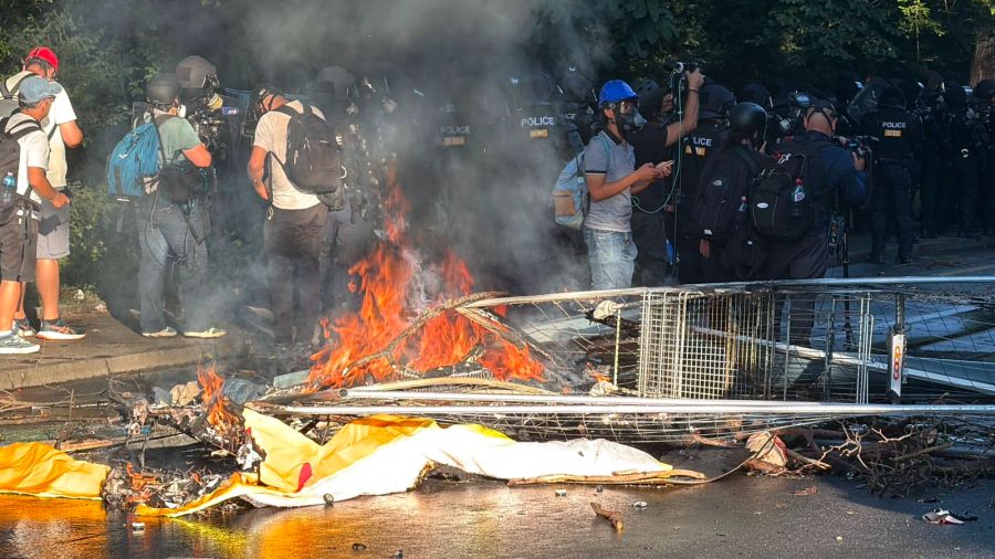 Während der Demonstration entstanden erhebliche Schäden.