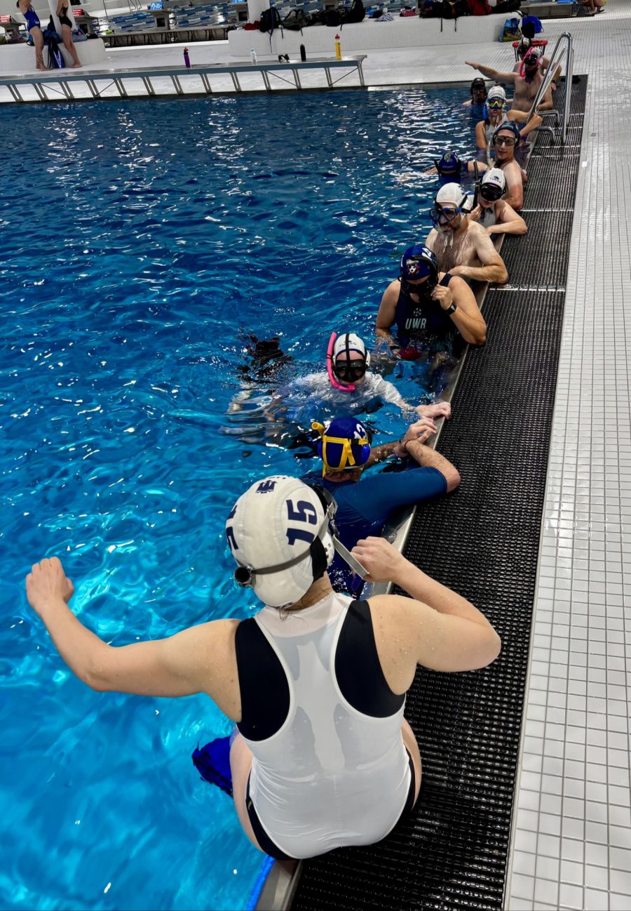 Beim Training stehen auch Schwimm- und Atemübungen auf dem Programm.