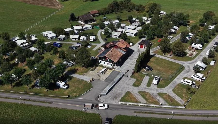 Ein Teil des Campings Lazy Rancho in Unterseen bei Interlaken ist seit Anfang 2026 nur noch für Erwachsene.