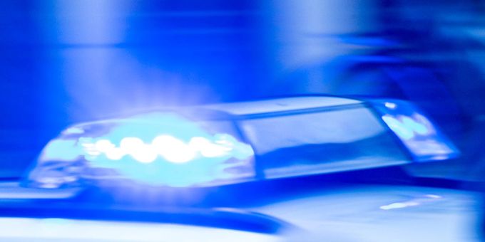 Ein spektakulärer Coup: Unbekannte rauben einen Lastwagen während der Fahrt auf der Autobahn 2 aus. (Symbolbild) Coup
