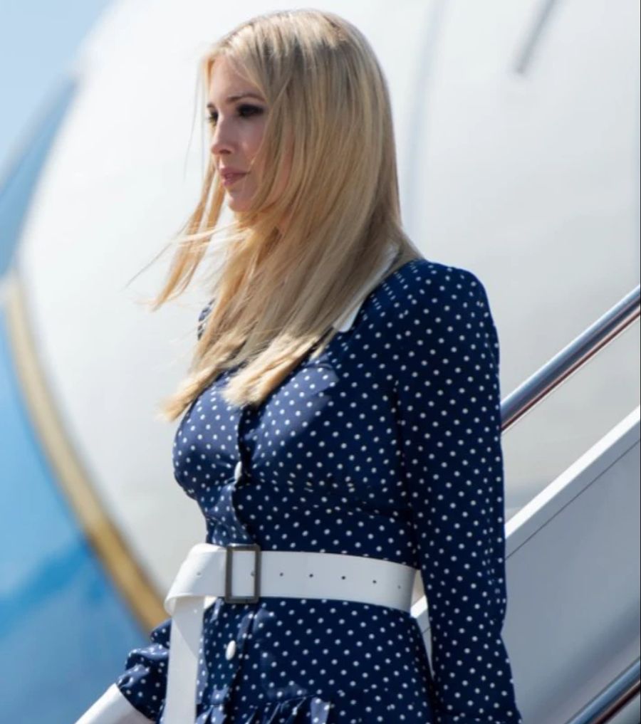 Ivanka Trump im fast identischen Outfit. Ihren Look rundete sie mit einem Gürtel ab.